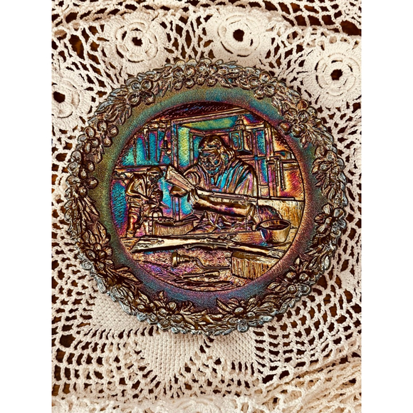 Vintage Fenton Carnival Glass Collector Plate No. 7 The Gunsmith 1976 P. Lefevre - Picture 2 of 8